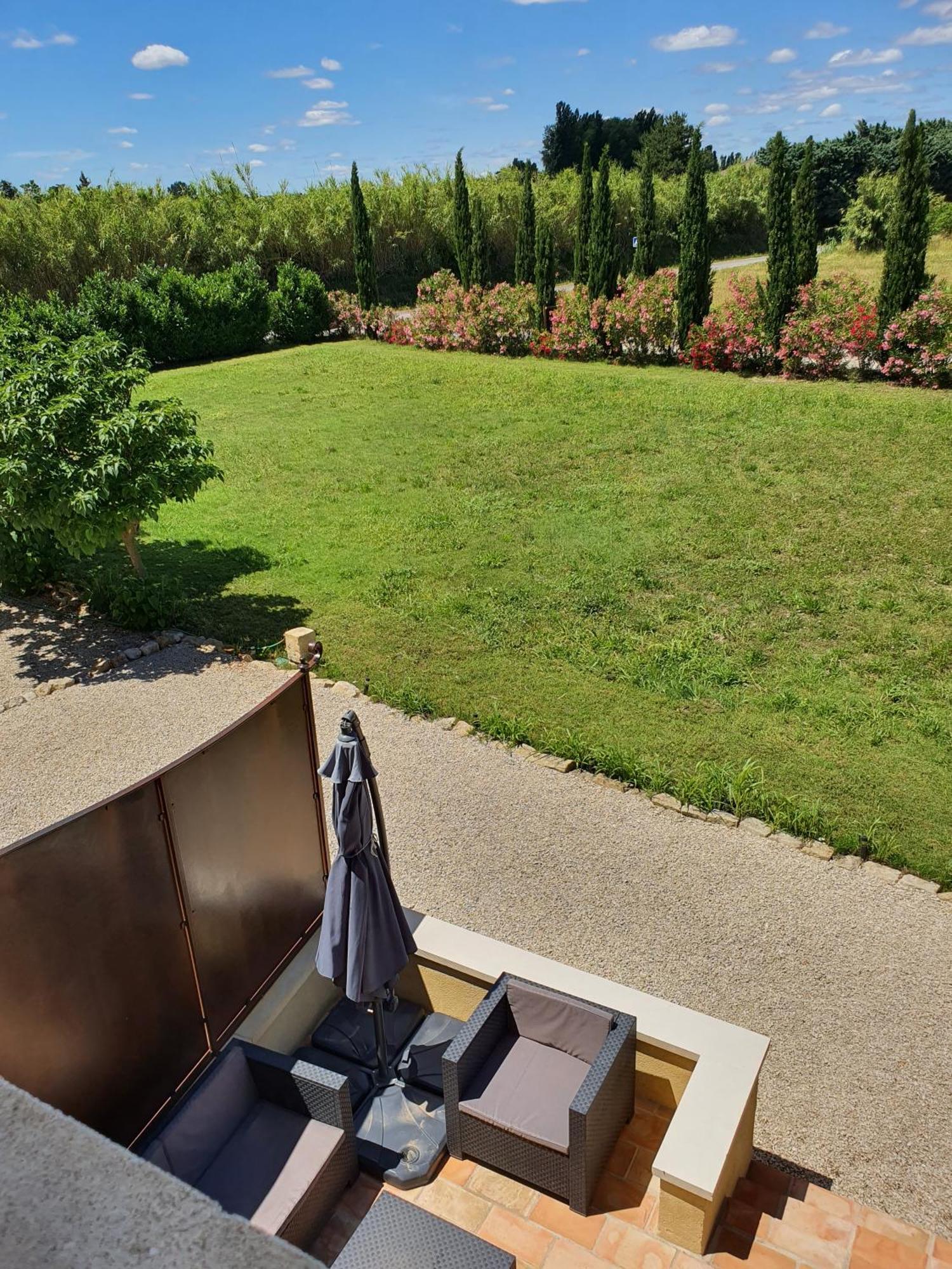 Le Mas De Guiguite Mézoargues Exterior photo