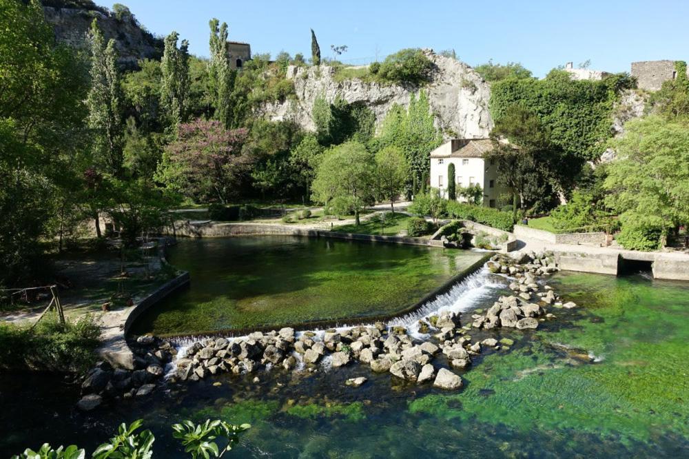 Le Mas De Guiguite Mézoargues Exterior photo